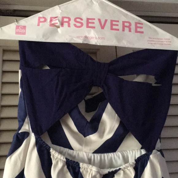 Dress - Picture 4 of 4